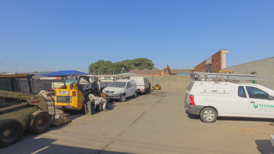 To Let commercial Property for Rent in Oos Einde North West